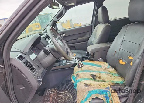 2010 Ford Escape Limited z USA, uszkodzony, nr VIN 1FMCU0EG4AKC41553